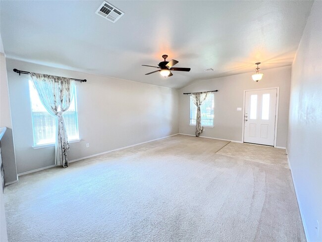 Building Photo - 102 Wren Cove
