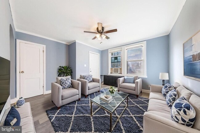 Building Photo - 905 19th St NE