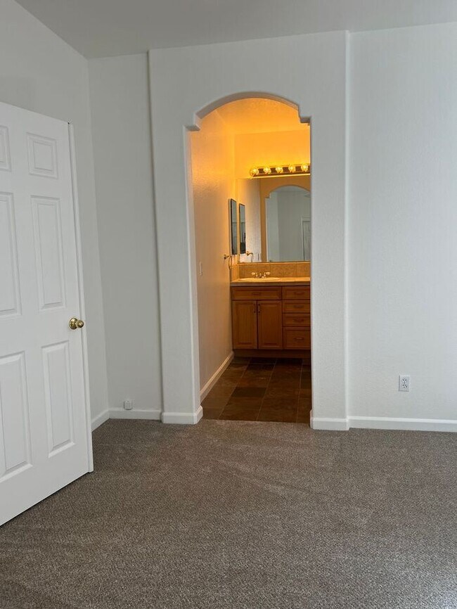 Building Photo - 6247 Ingleston Dr