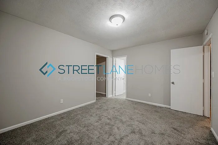 Building Photo - 5044 Old Post Rd