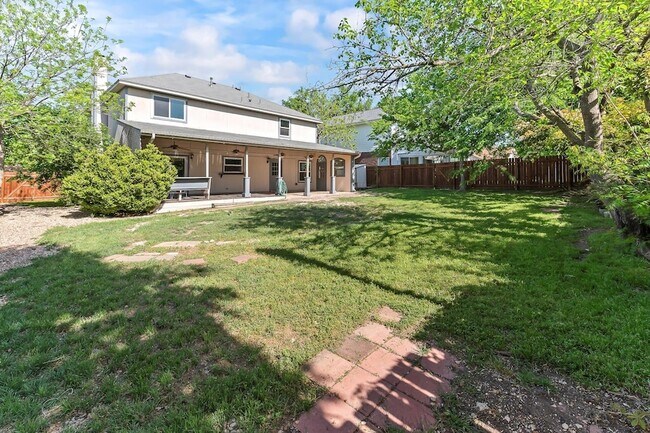 Building Photo - 1807 Iris Ln