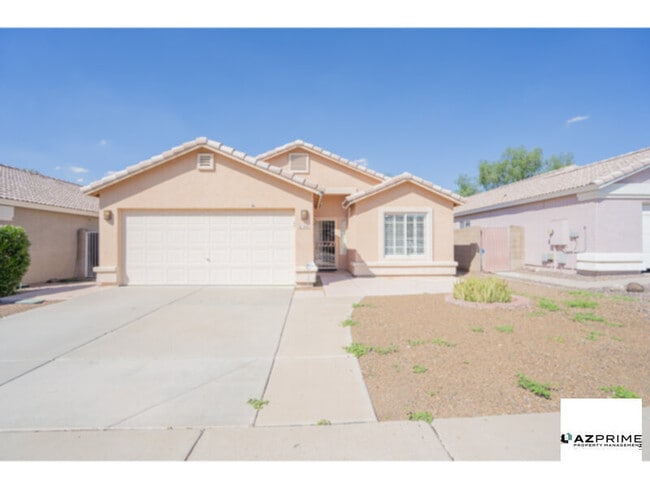 Building Photo - Stylish 3/2 Glendale House - Vaulted Ceilings &amp; Prime North Central Phoenix Location!