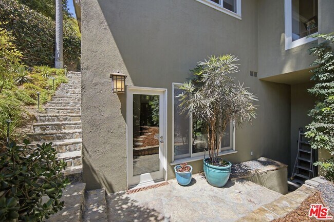 Building Photo - 2065 Outpost Dr