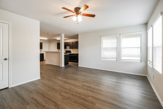 Building Photo - 405 N Meadows Dr