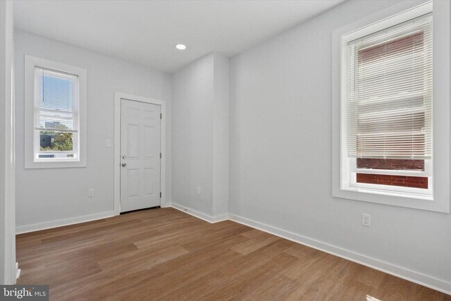 Building Photo - 251 S 44th St