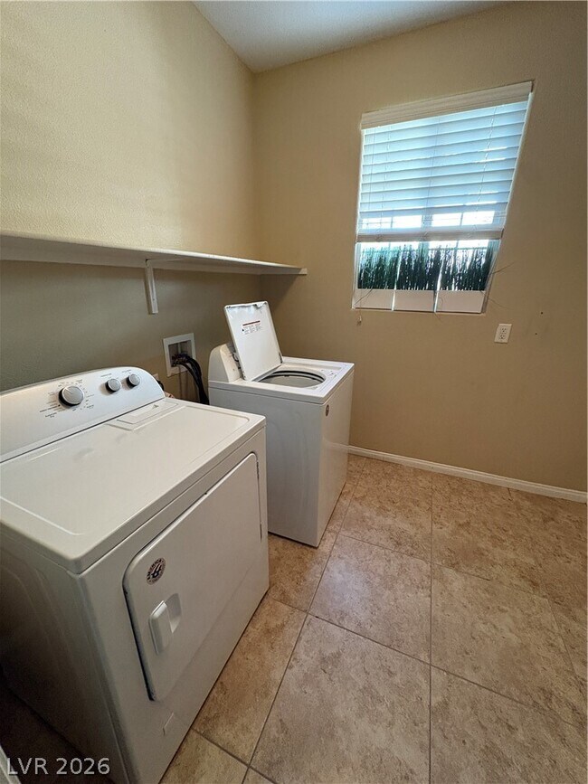 Building Photo - 8804 Glenistar Gate Ave