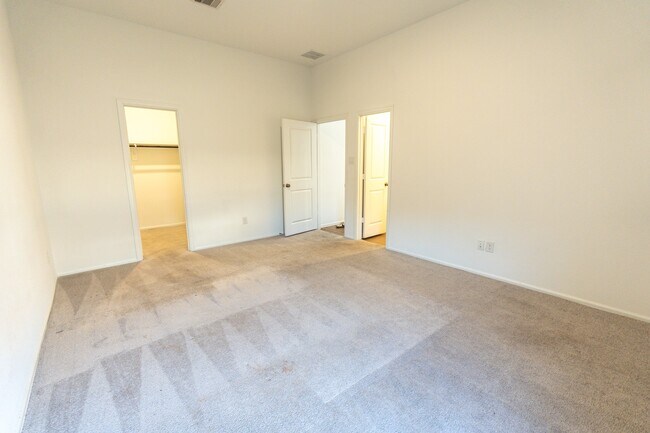 Building Photo - 27006 Breakaway Ln