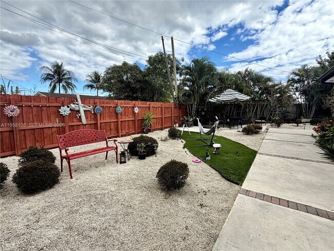 Building Photo - 3817 SW 33rd Ct