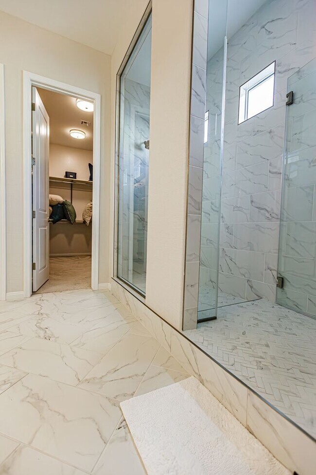 Building Photo - One Story Model Home