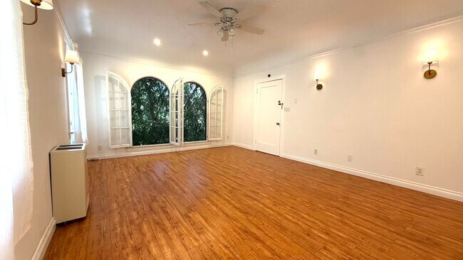 Building Photo - 422 N Spaulding Ave