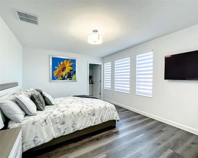 Building Photo - 2143 Camden Loop