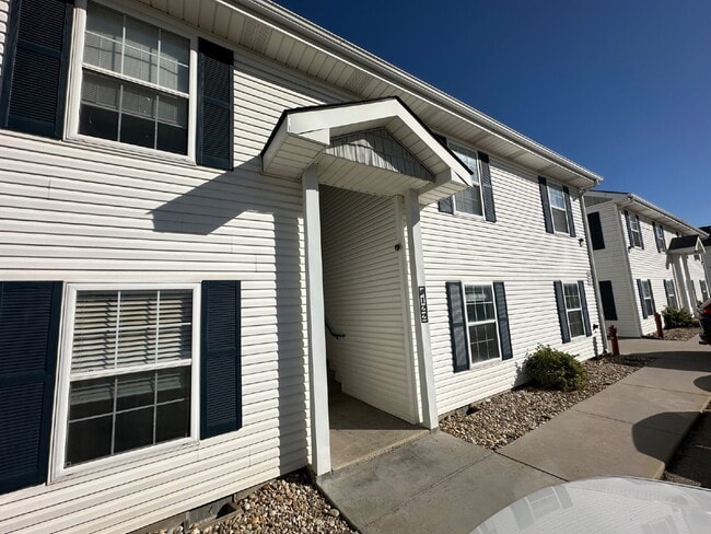 Building Photo - 122 Davis Ave