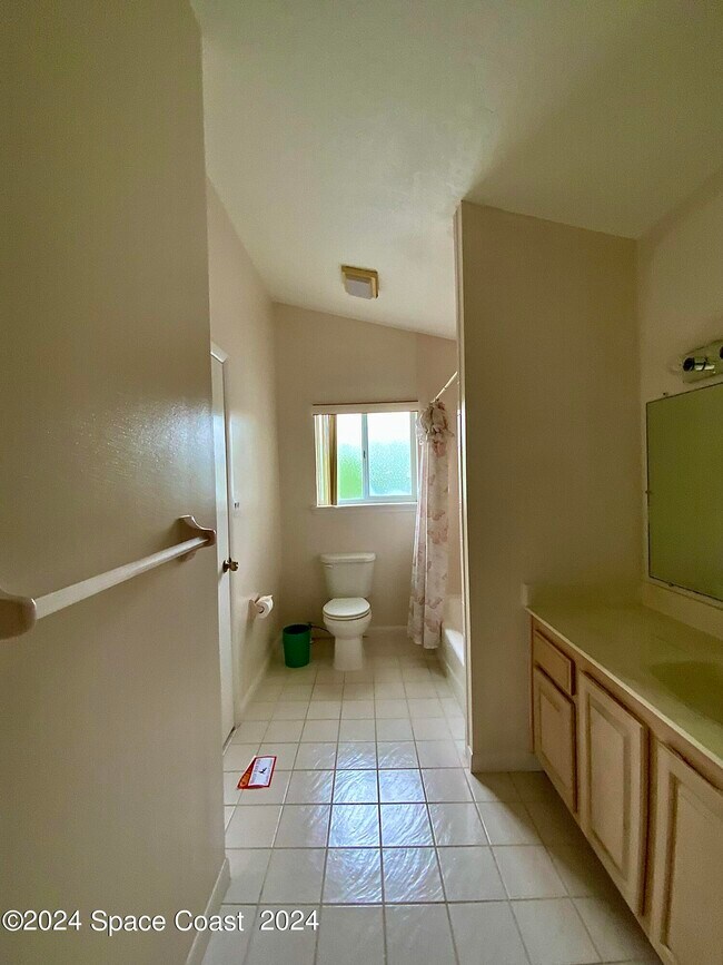 Building Photo - 190 Richards Rd