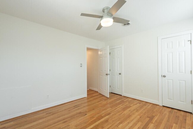 Building Photo - 3120 Grove Ave