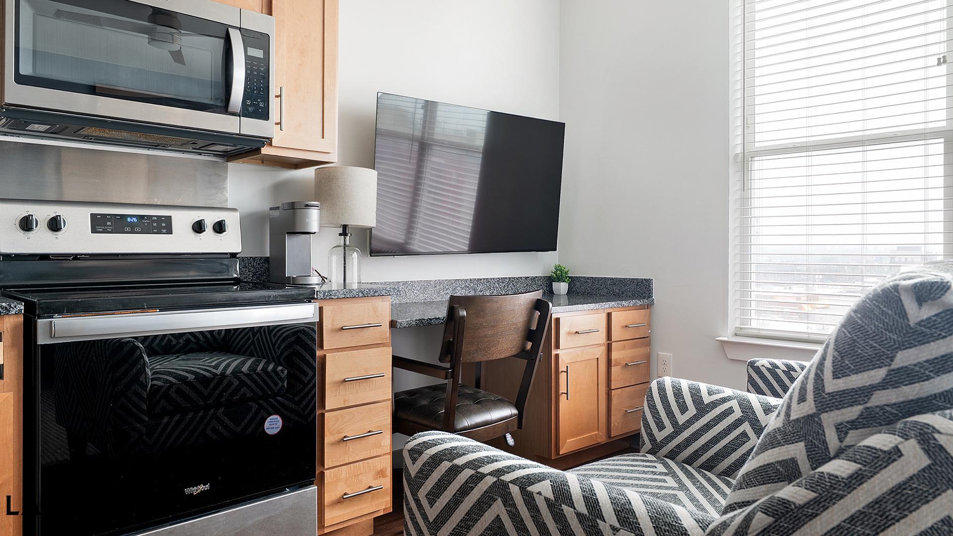 Building Photo - 302 13th St S