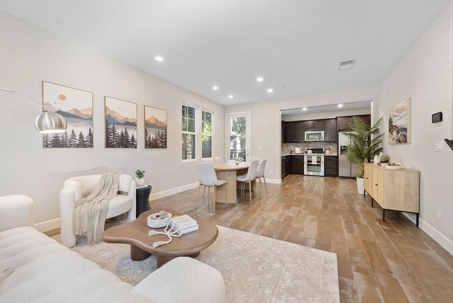 Building Photo - 5Bed/3Ba Home in Quiet Hayward Community w...