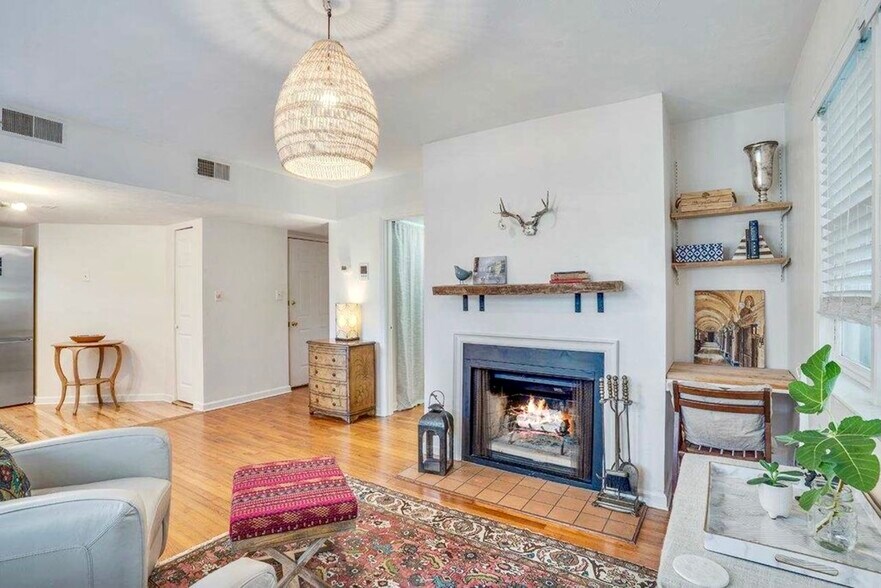 Building Photo - 360 S Franklin Blvd