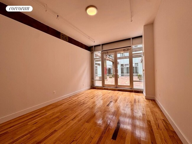 Building Photo - 275 Conover St