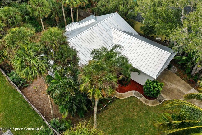 Building Photo - 225 Pelican Dr