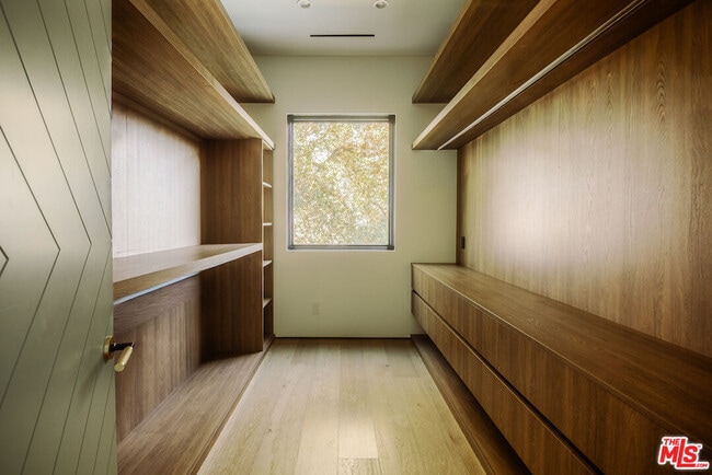 Building Photo - 13331 Mulholland Dr