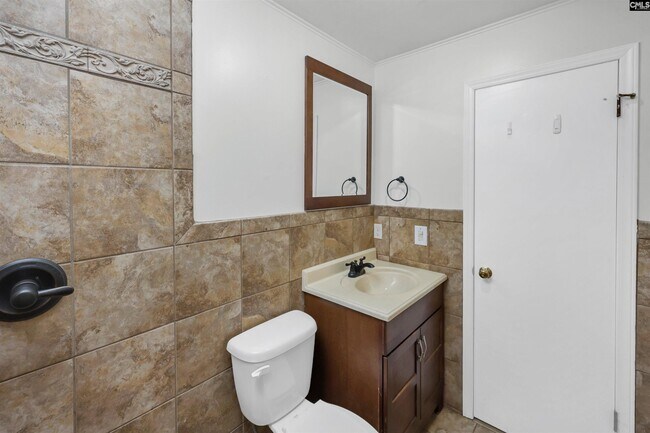 Building Photo - 1405 Parkdale Dr
