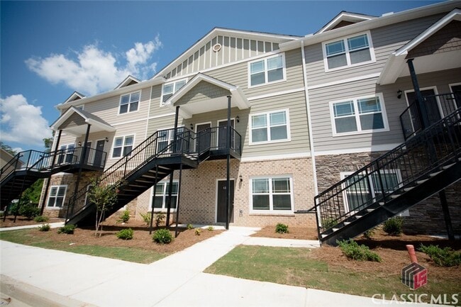 Primary Photo - 232 Epps Bridge Rd