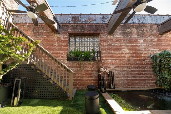 Building Photo - 320 Peters St SW