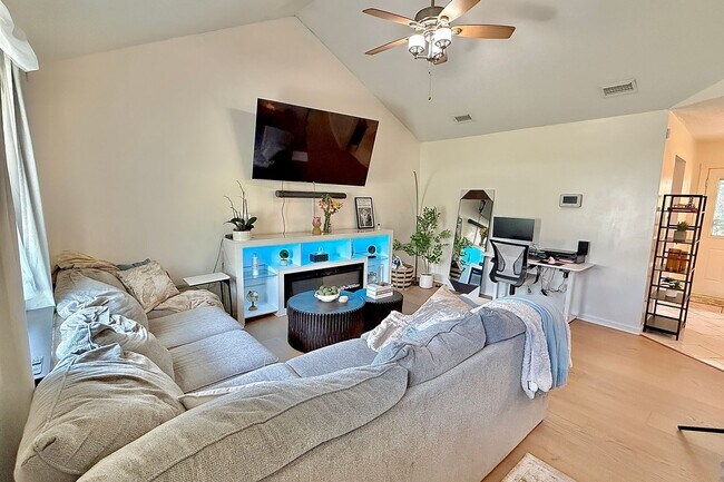 Building Photo - COMING JUNE 2026! (Pet Friendly)