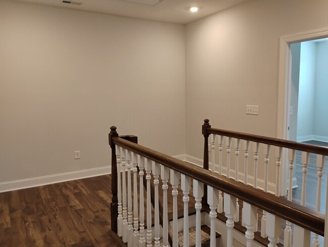 Building Photo - 446 Shale Creek Dr