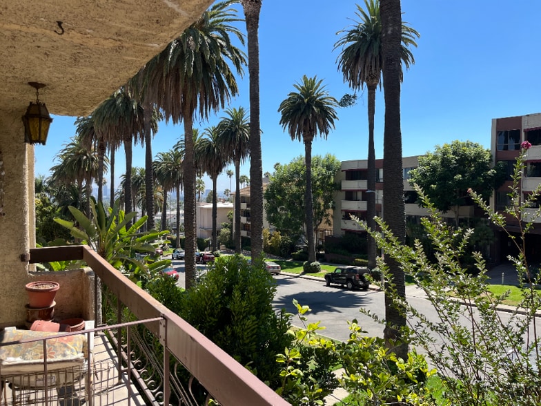 Building Photo - 1750 Camino Palmero St