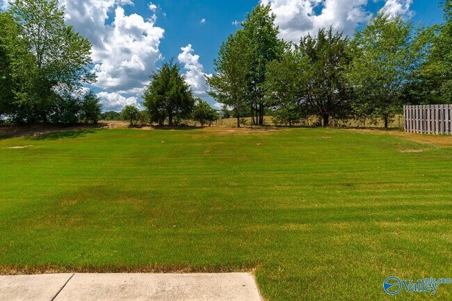 Building Photo - 8821 Belle Mor Dr NW