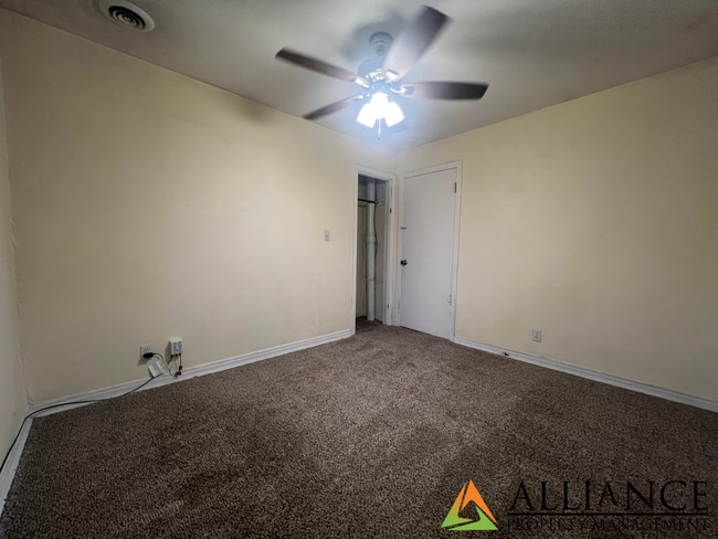 Building Photo - Cozy Home with Easy Access to Ft. Riley Blvd!