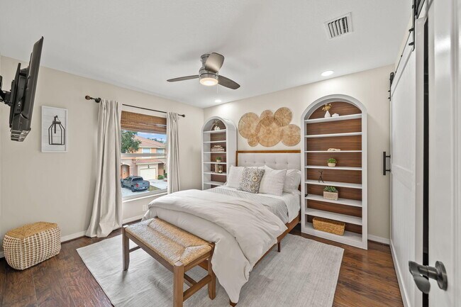 Building Photo - 123 Wakulla Springs Way