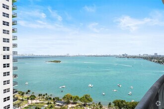 Building Photo - 1750 N Bayshore Dr