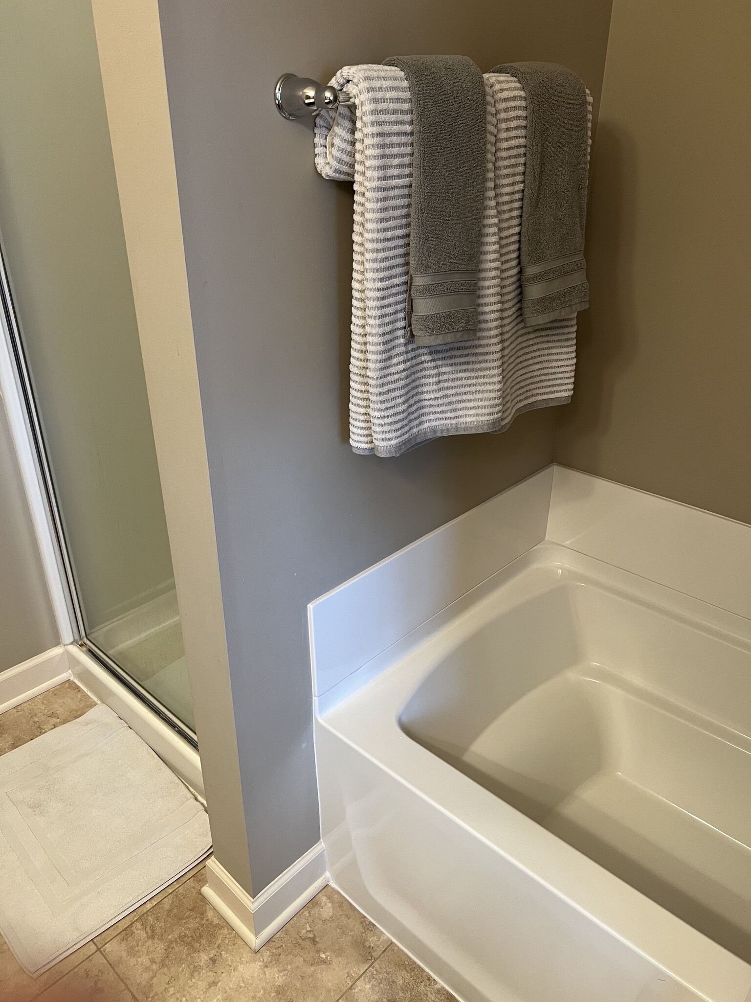Building Photo - 3294 Red Oak Trl