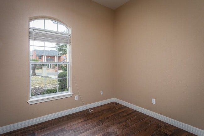 Building Photo - 100 Timber Rock Dr