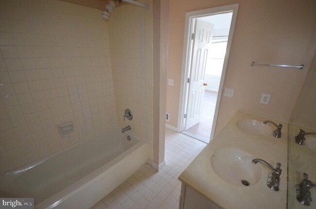 Building Photo - 46891 Eaton Terrace