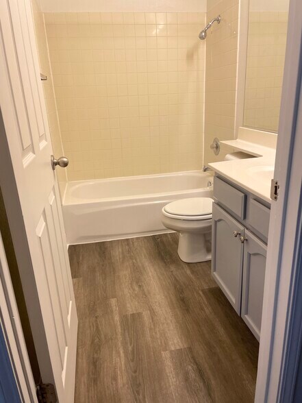Building Photo - 5041 Winterglen Way
