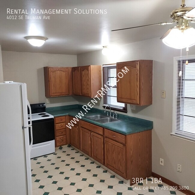 Building Photo - 4012 SE Truman Ave