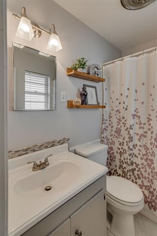Building Photo - 720 Chisholm Trail