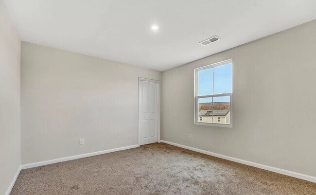 Building Photo - 8 Torrington Dr