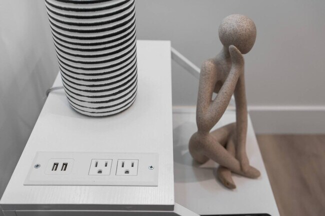 Building Photo - 1219 Denver Ln