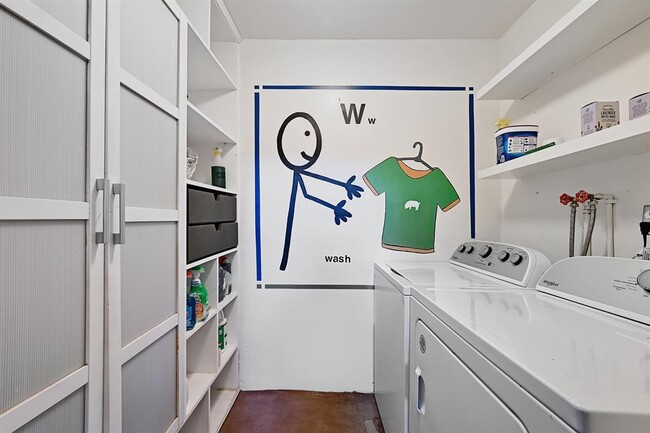 Building Photo - 104 Hoxie St