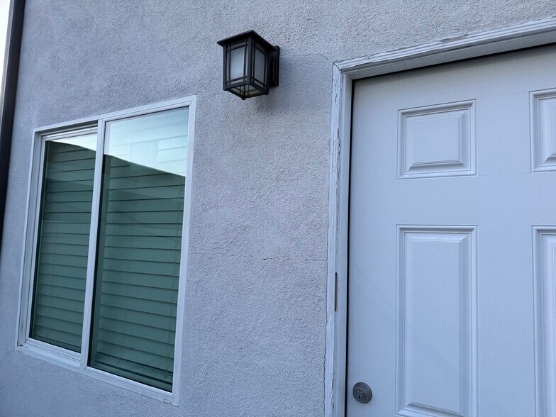 Building Photo - 6850 Quinton Ln