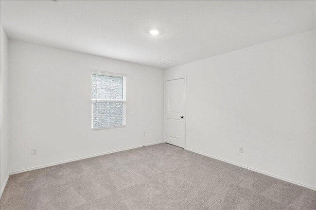 Building Photo - 212 Seven Seas Dr