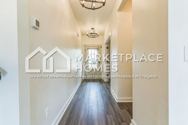 Building Photo - 318 Whisper Wood Wy