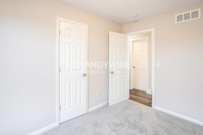 Building Photo - 18709 E 10th Terrace Ct N