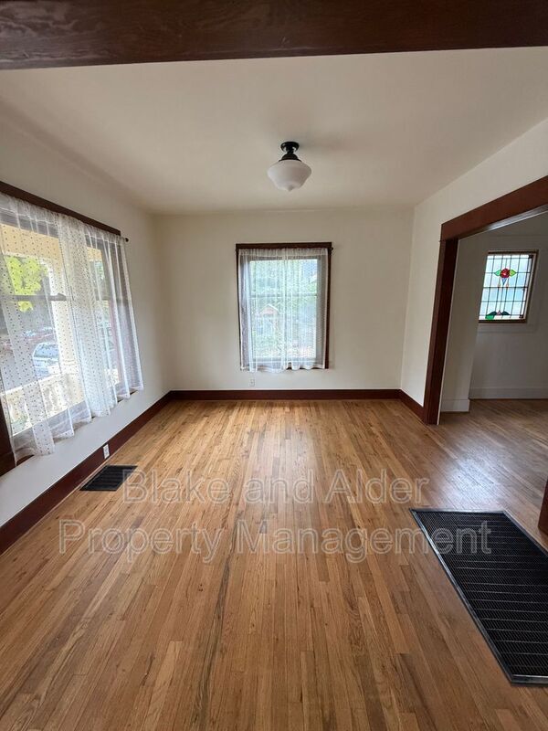 Building Photo - 7824 SE 11th Ave