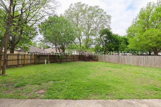 Building Photo - 4 Bed | 2 Bath in Broken Arrow!