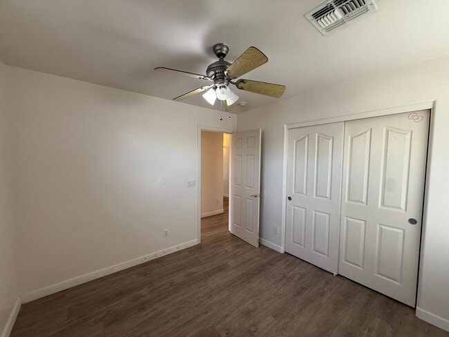 Building Photo - 2635 E Vermont Ct